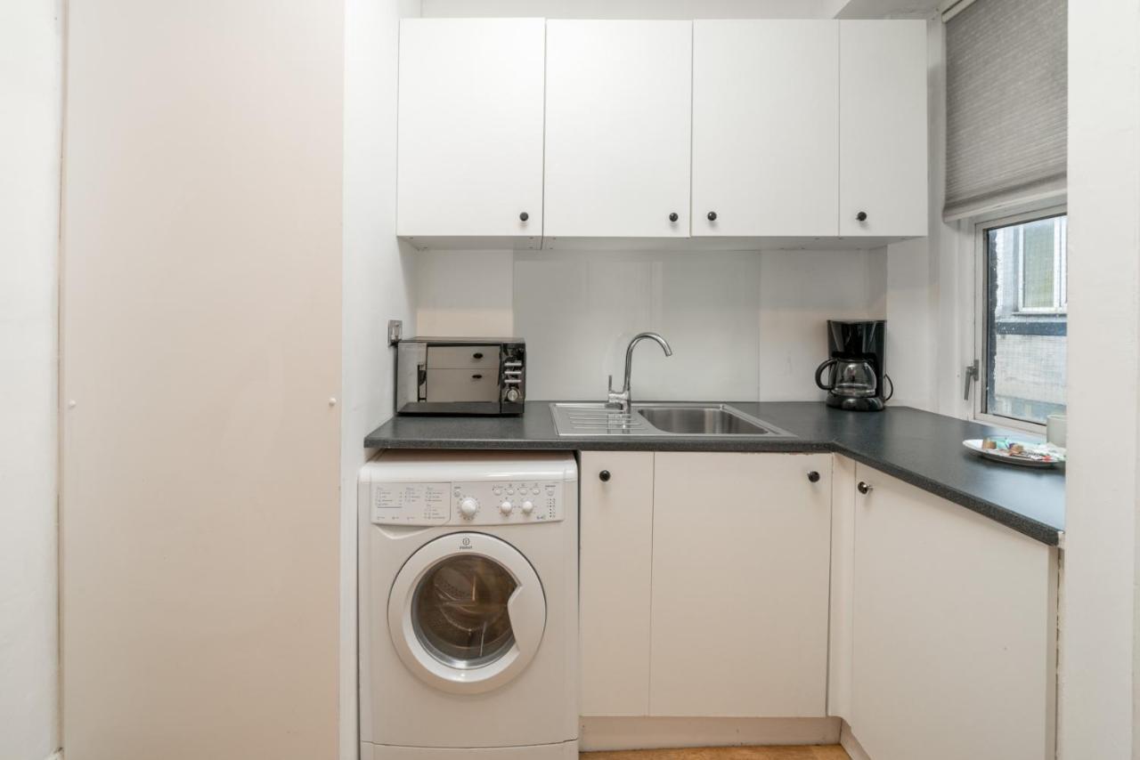 Soho & Covent Garden Apartment, Sleeps 3 Лондон Экстерьер фото